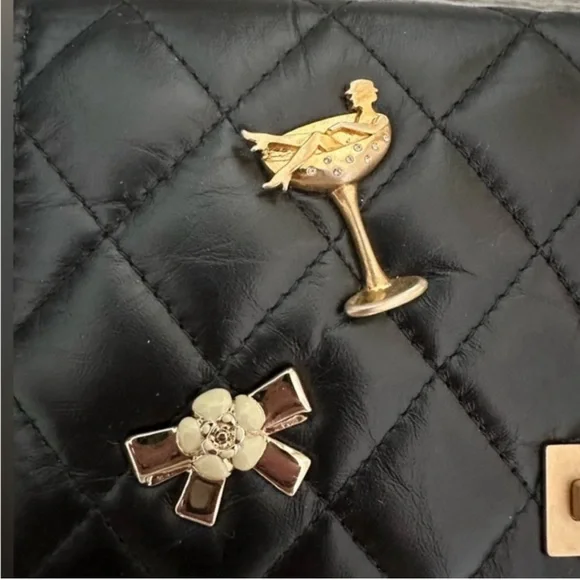 ****SOLD**** Chanel Lucky Charms Wallet on a Chain- Metiers d’ Arts 2017 - Picture 5 of 14